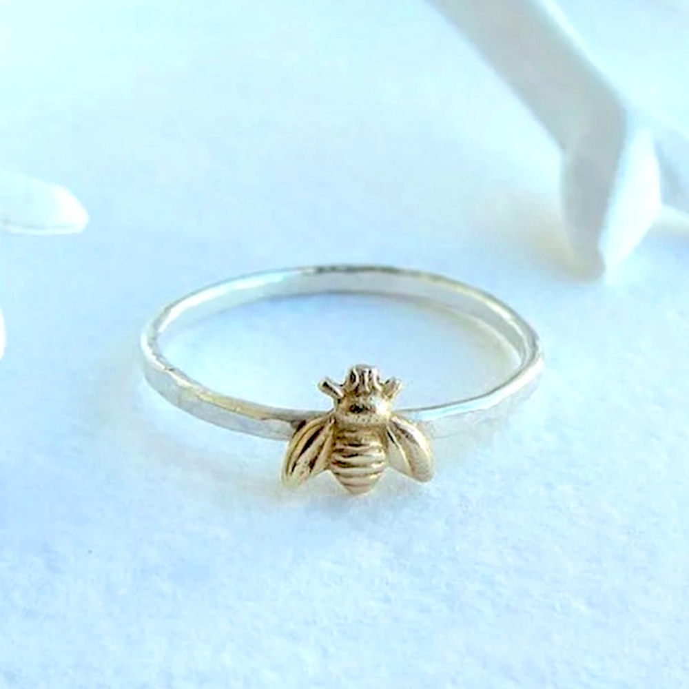 Bee Ring Simple Dainty Minimalist Two-Tone honeybee ring - Picture 4 of 6